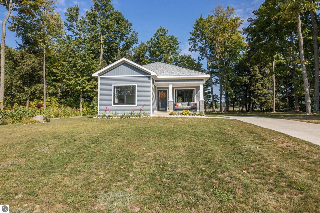 Photo of 158 Scenic Woods Drive, Cadillac, MI 49601 (MLS # 1938895)