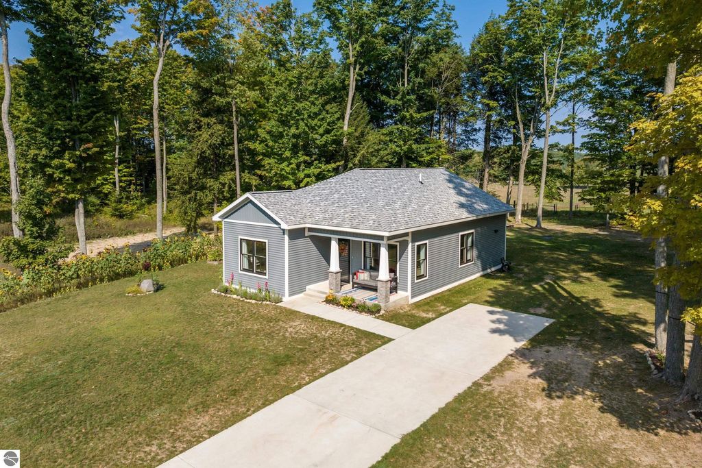 Photo of 158 Scenic Woods Drive, Cadillac, MI 49601 (MLS # 1938895)