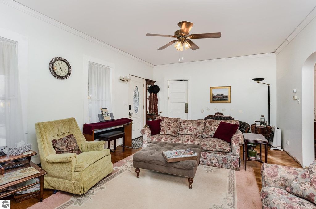 Photo of 224 E Newark Street, Ithaca, MI 48847 (MLS # 1939566)