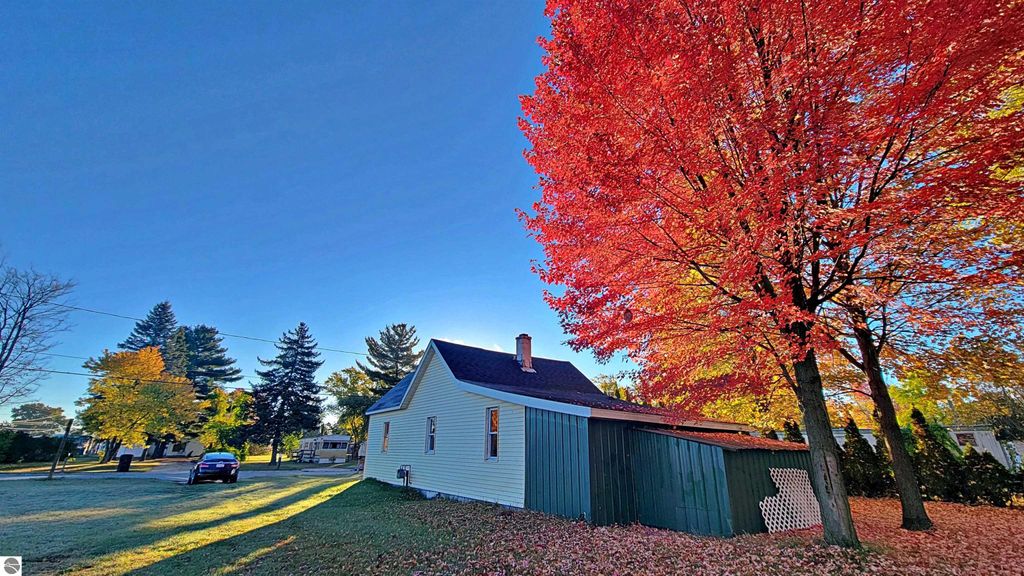 Photo of 1237 Dandy, Cadillac, MI 49601 (MLS # 1940008)