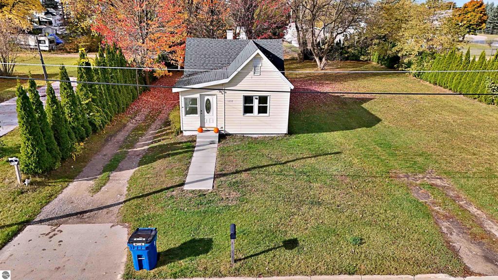 Photo of 1237 Dandy, Cadillac, MI 49601 (MLS # 1940008)