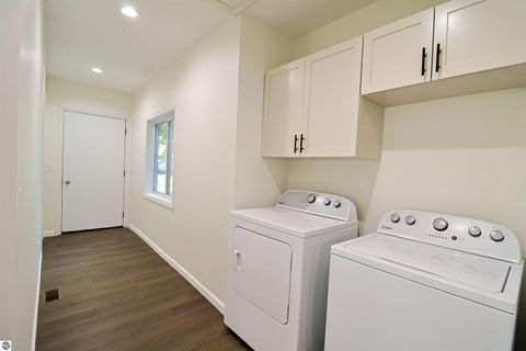 Tiny photo for 913 W Michigan, Mt Pleasant, MI 48858 (MLS # 1939668)