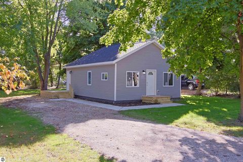 Tiny photo for 913 W Michigan, Mt Pleasant, MI 48858 (MLS # 1939668)