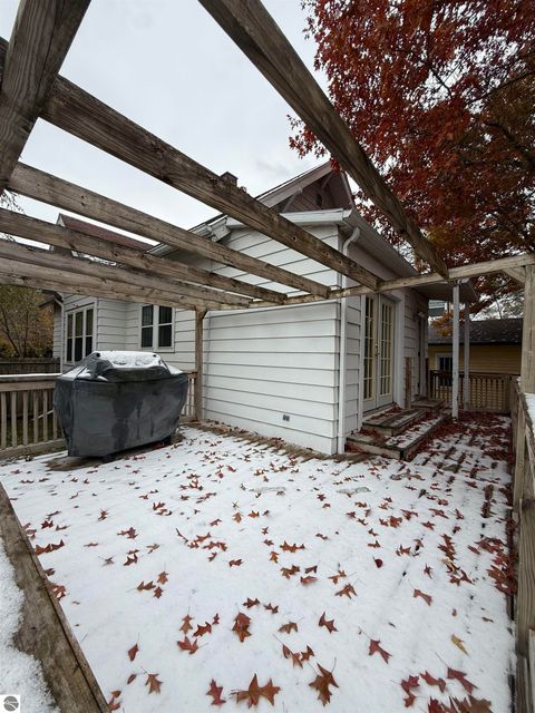 Tiny photo for 610 S Washington Street, Mt Pleasant, MI 48858 (MLS # 1940739)