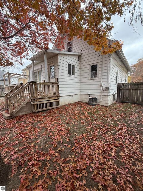 Tiny photo for 610 S Washington Street, Mt Pleasant, MI 48858 (MLS # 1940739)