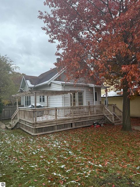 Tiny photo for 610 S Washington Street, Mt Pleasant, MI 48858 (MLS # 1940739)