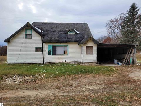 Tiny photo for 7434 N Osborn Road, Elwell, MI 48832 (MLS # 1940477)