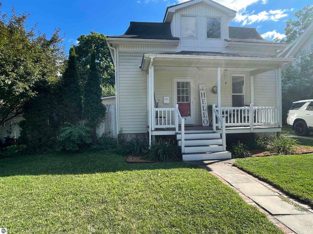 Photo of 314 E High, Mt Pleasant, MI 48858 (MLS # 1937871)