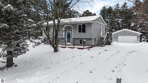 Photo of 1753 Bedford Lane, Traverse City, MI 49685 (MLS # 1941099)