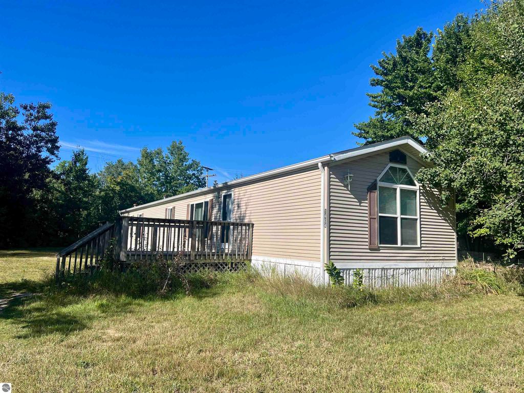 Photo of 1404 S Taxiway Delta, Lake City, MI 49651 (MLS # 1938355)