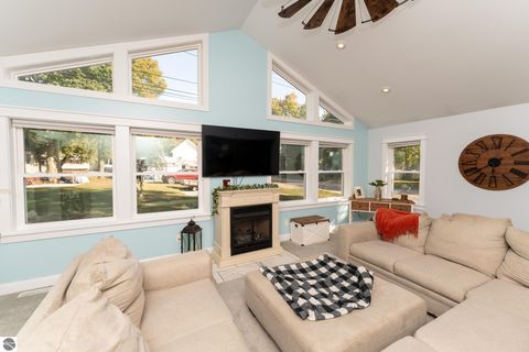 Tiny photo for 308 S 3rd Street, Shepherd, MI 48883 (MLS # 1939350)