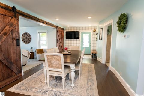 Tiny photo for 308 S 3rd Street, Shepherd, MI 48883 (MLS # 1939350)