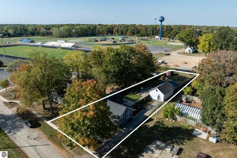 Tiny photo for 308 S 3rd Street, Shepherd, MI 48883 (MLS # 1939350)