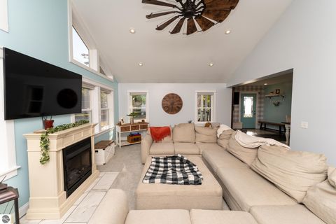 Tiny photo for 308 S 3rd Street, Shepherd, MI 48883 (MLS # 1939350)