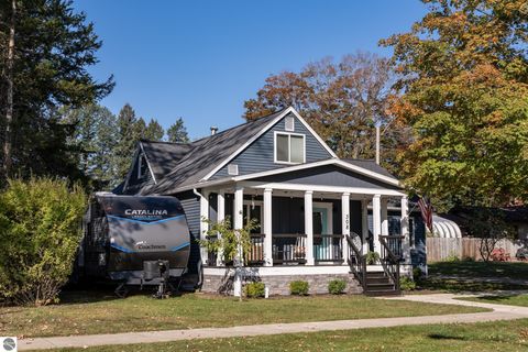 Tiny photo for 308 S 3rd Street, Shepherd, MI 48883 (MLS # 1939350)