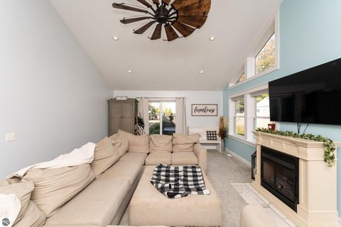 Tiny photo for 308 S 3rd Street, Shepherd, MI 48883 (MLS # 1939350)