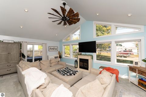 Tiny photo for 308 S 3rd Street, Shepherd, MI 48883 (MLS # 1939350)