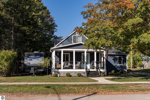 Tiny photo for 308 S 3rd Street, Shepherd, MI 48883 (MLS # 1939350)