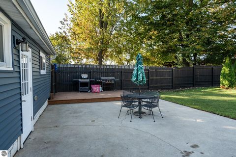 Tiny photo for 308 S 3rd Street, Shepherd, MI 48883 (MLS # 1939350)