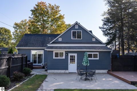 Tiny photo for 308 S 3rd Street, Shepherd, MI 48883 (MLS # 1939350)