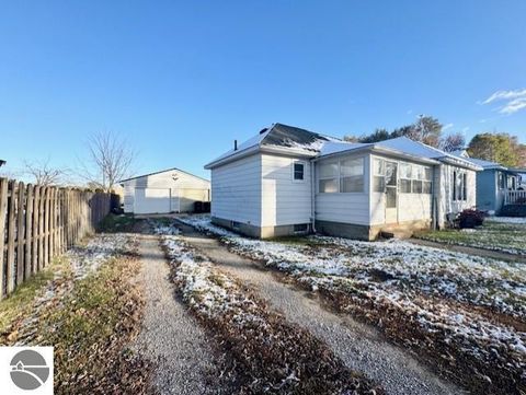 Tiny photo for 320 N Clinton Street, St Louis, MI 48880 (MLS # 1940525)