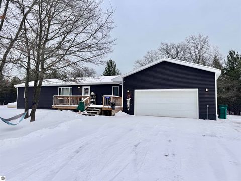 Photo of 3386 George, East Tawas, MI 48730 (MLS # 1941199)
