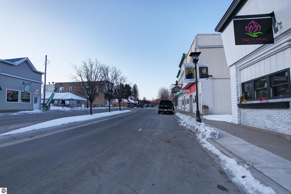Photo of 104 S Brownson Avenue, Kingsley, MI 49649 (MLS # 1931764)
