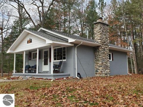 Tiny photo for 6114 Indian Lake Drive, Gladwin, MI 48624 (MLS # 1940773)