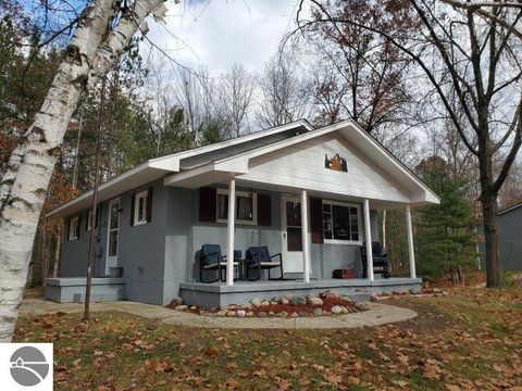 Photo of 6114 Indian Lake Drive, Gladwin, MI 48624 (MLS # 1940773)