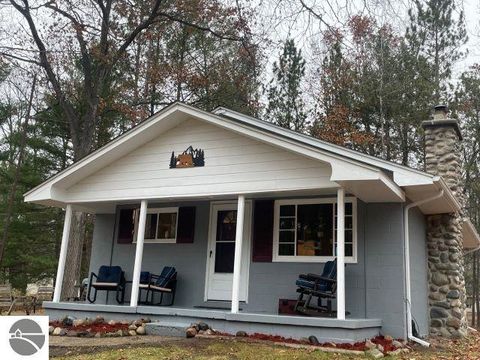 Tiny photo for 6114 Indian Lake Drive, Gladwin, MI 48624 (MLS # 1940773)