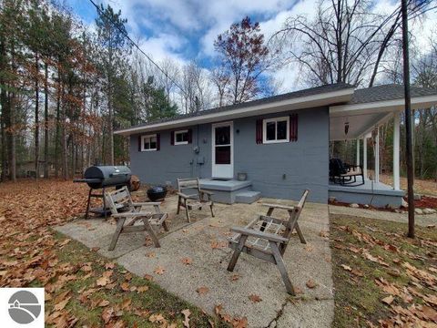 Tiny photo for 6114 Indian Lake Drive, Gladwin, MI 48624 (MLS # 1940773)