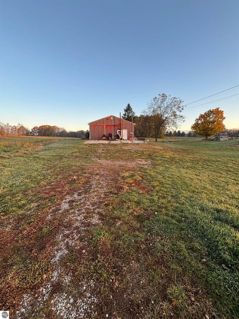 Tiny photo for 917 E River, Mt Pleasant, MI 48858 (MLS # 1940230)