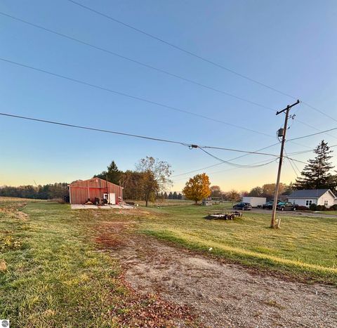 Tiny photo for 917 E River, Mt Pleasant, MI 48858 (MLS # 1940230)