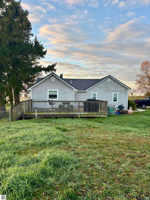 Tiny photo for 917 E River, Mt Pleasant, MI 48858 (MLS # 1940230)