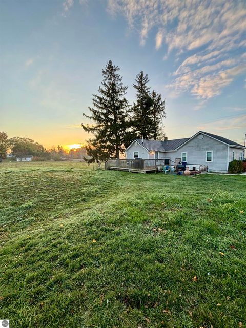 Tiny photo for 917 E River, Mt Pleasant, MI 48858 (MLS # 1940230)