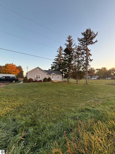 Tiny photo for 917 E River, Mt Pleasant, MI 48858 (MLS # 1940230)