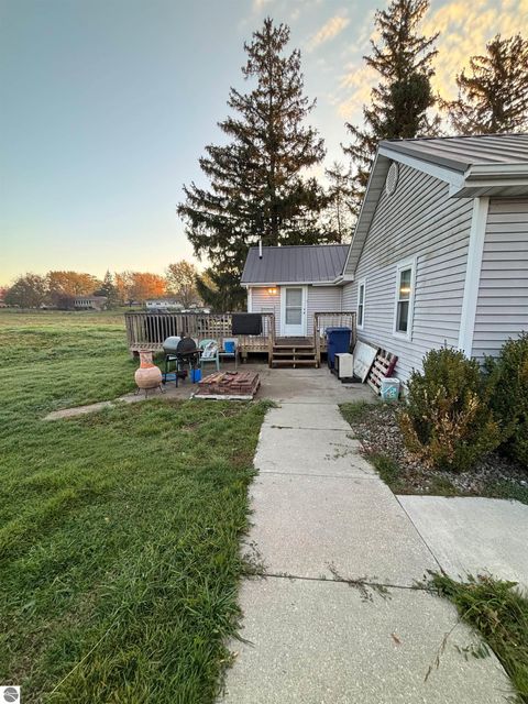 Tiny photo for 917 E River, Mt Pleasant, MI 48858 (MLS # 1940230)