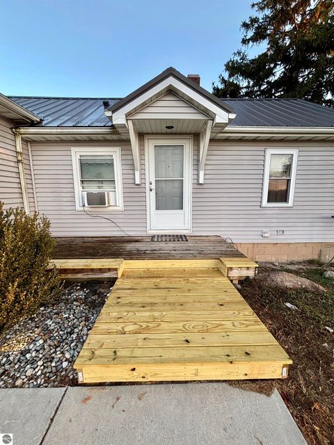 Tiny photo for 917 E River, Mt Pleasant, MI 48858 (MLS # 1940230)