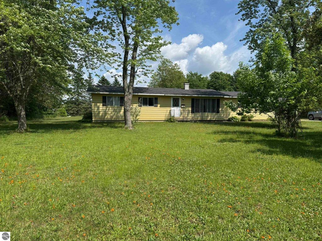 Photo of 2351 S McGee Road, Lake City, MI 49651 (MLS # 1935432)