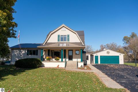 Photo of 1827 E Broomfield Road, Mt Pleasant, MI 48858 (MLS # 1939968) Photo of 1827 E Broomfield Road, Mt Pleasant, MI 48858 (MLS # 1939968)