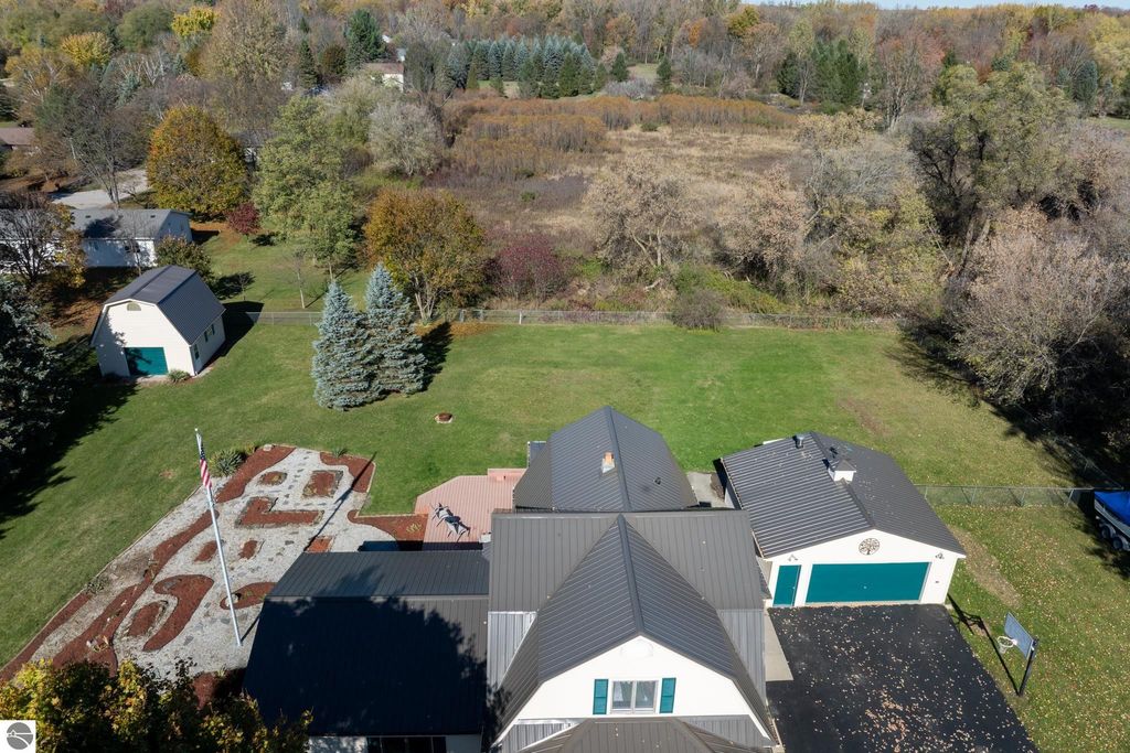 Photo of 1827 E Broomfield Road, Mt Pleasant, MI 48858 (MLS # 1939968)