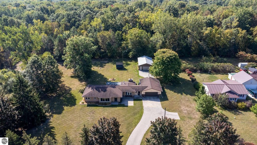 Photo of 4395 W Isabella Road, Shepherd, MI 48883 (MLS # 1938662)