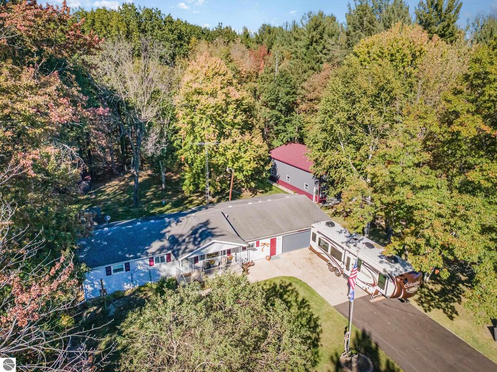 Photo of 3430 N Branch, Beaverton, MI 48612 (MLS # 1939297)