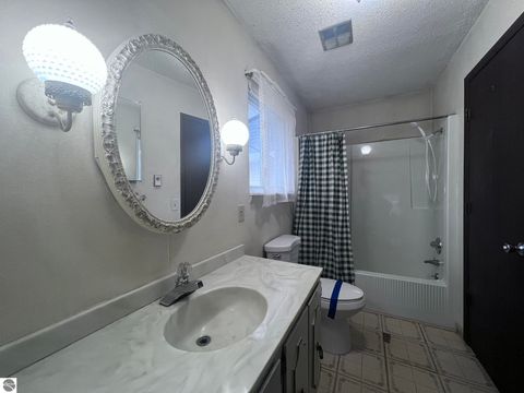 Tiny photo for 11424 Stephan Bridge Road, Roscommon, MI 48653 (MLS # 1940488)