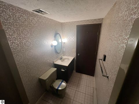 Tiny photo for 11424 Stephan Bridge Road, Roscommon, MI 48653 (MLS # 1940488)