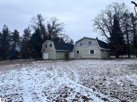 Tiny photo for 11424 Stephan Bridge Road, Roscommon, MI 48653 (MLS # 1940488)
