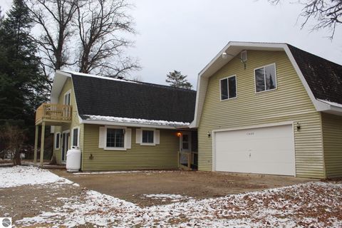 Tiny photo for 11424 Stephan Bridge Road, Roscommon, MI 48653 (MLS # 1940488)