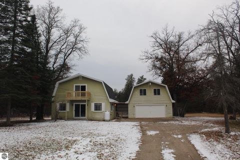 Tiny photo for 11424 Stephan Bridge Road, Roscommon, MI 48653 (MLS # 1940488)