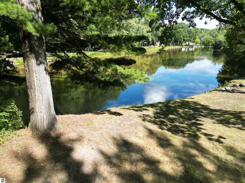 Photo of 3251 Timberlane, Evart, MI 49631 (MLS # 1936805)