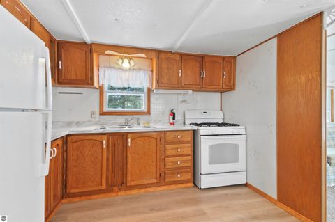 Tiny photo for 885 N 7 Mile Road, Lake City, MI 49651 (MLS # 1941064)